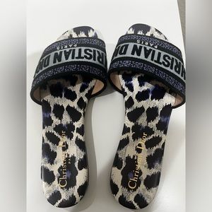 Christian Dior DWAY SLIDE
Deep Ocean Blue Mizza Embroidered Cotton